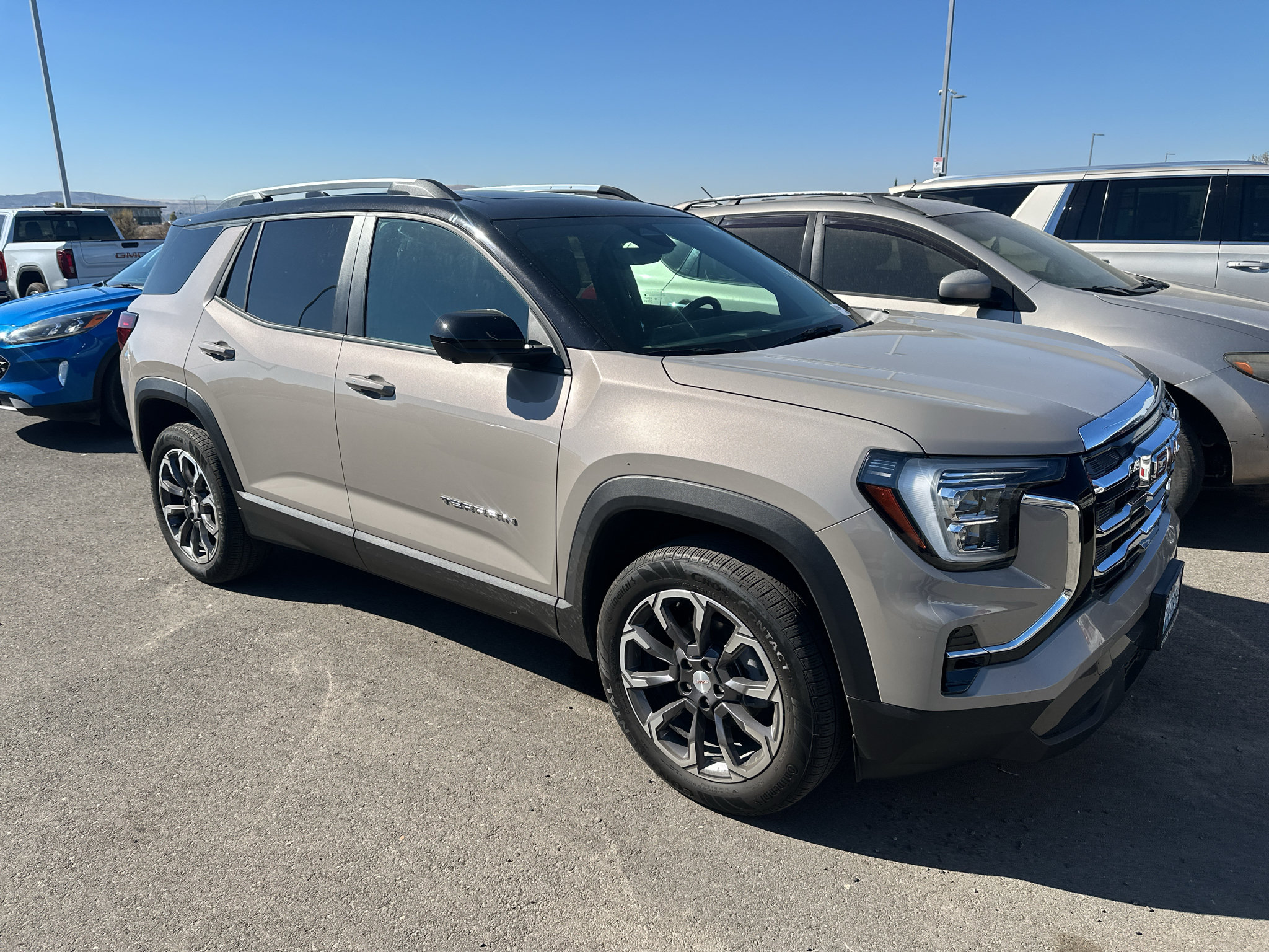 Used 2025 GMC Terrain Elevation w/ Elevation Premium Package AWD/4WD image 2