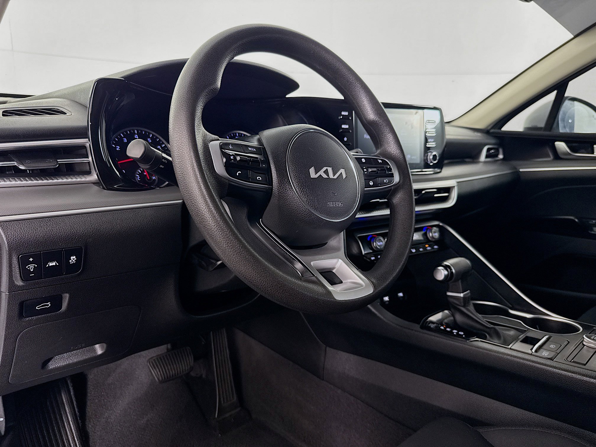 Used 2023 Kia K5 LXS image 22