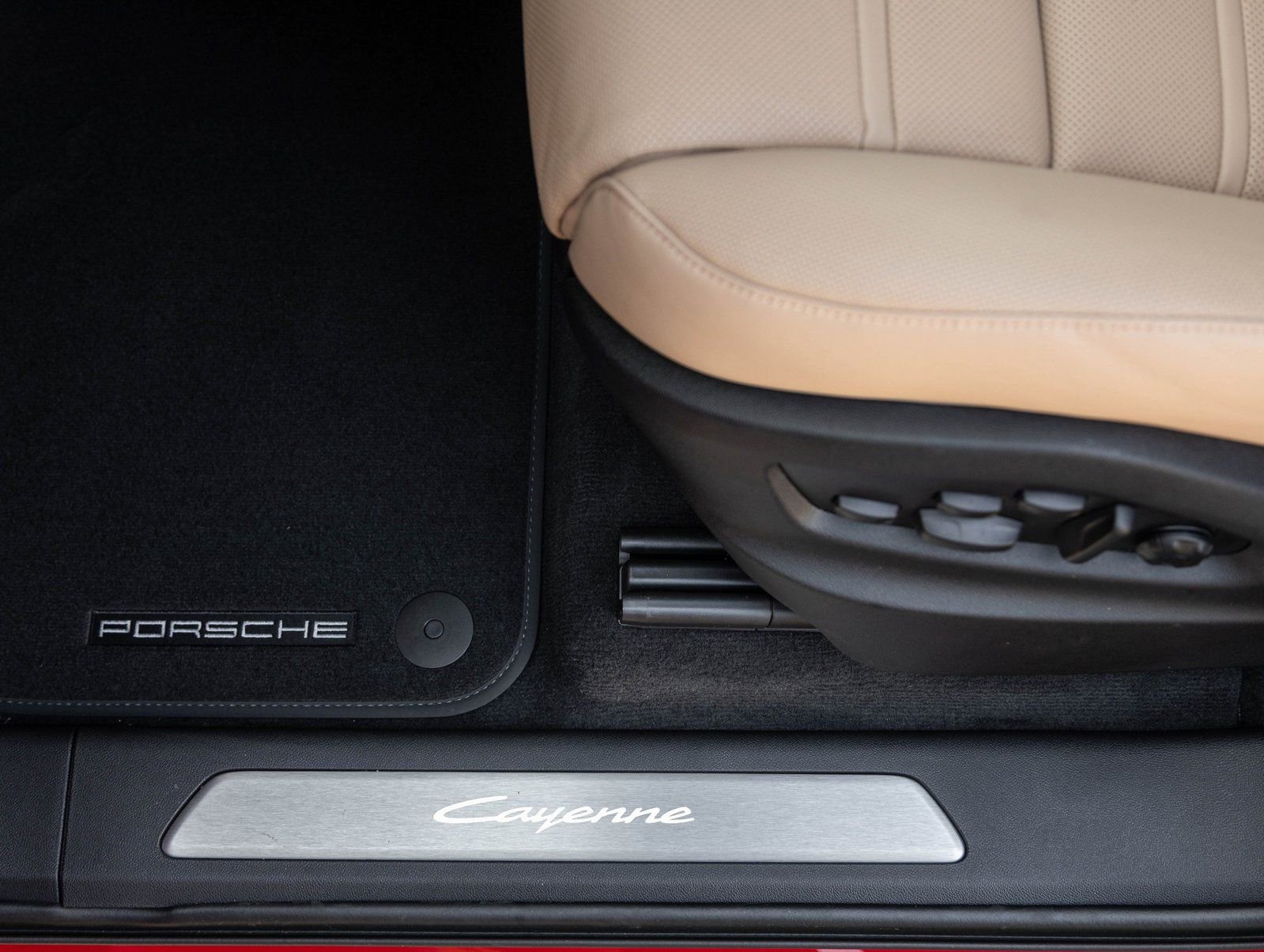 New 2026 Porsche Cayenne Coupe AWD/4WD image 22