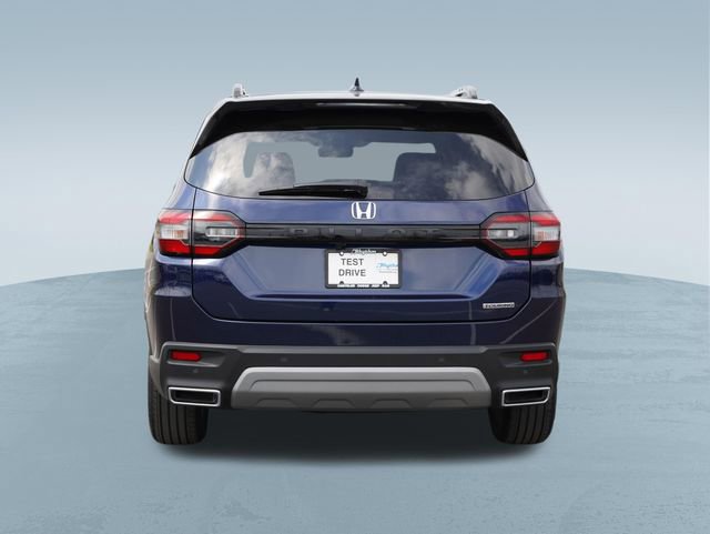 Used 2025 Honda Pilot Touring image 8