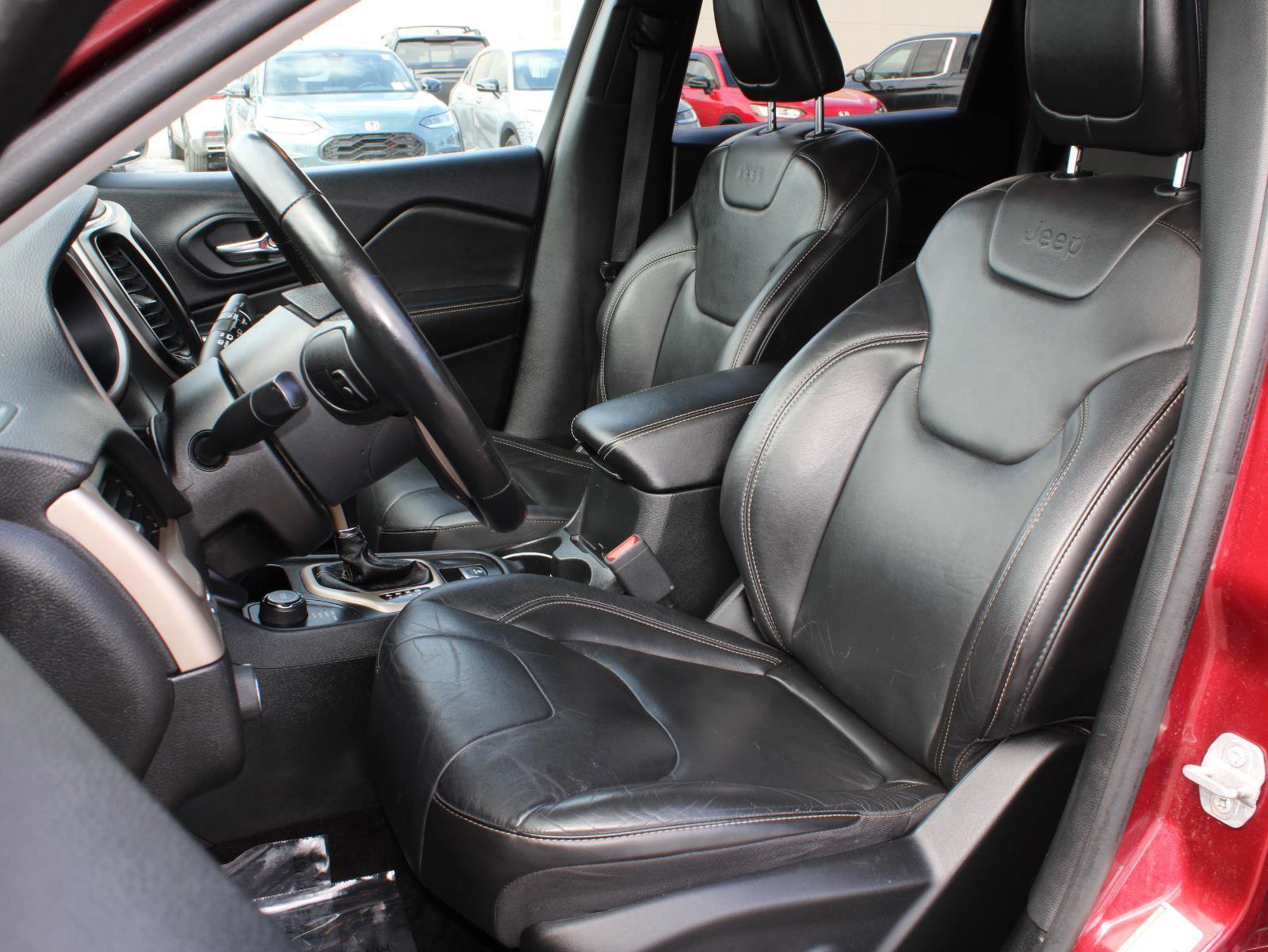 Used 2018 Jeep Cherokee Limited image 18