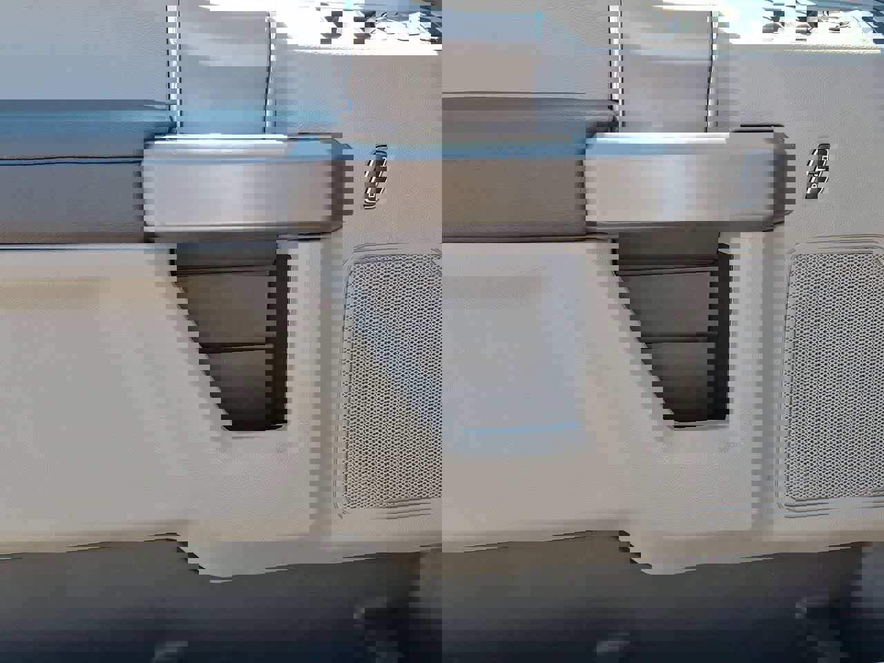 Used 2020 Ford F350 XLT w/ XLT Premium Package image 16