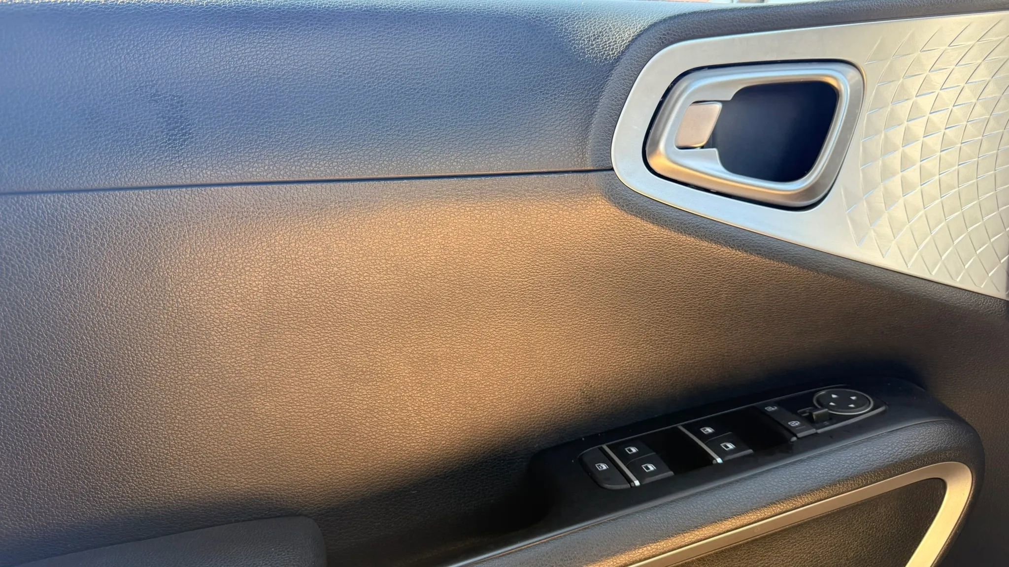 Used 2025 Kia Soul LX w/ LX Technology Package image 26