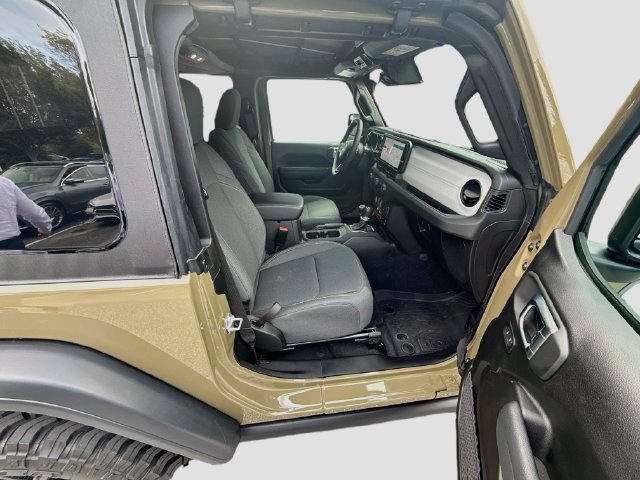 Used 2025 Jeep Wrangler Sport AWD/4WD image 26