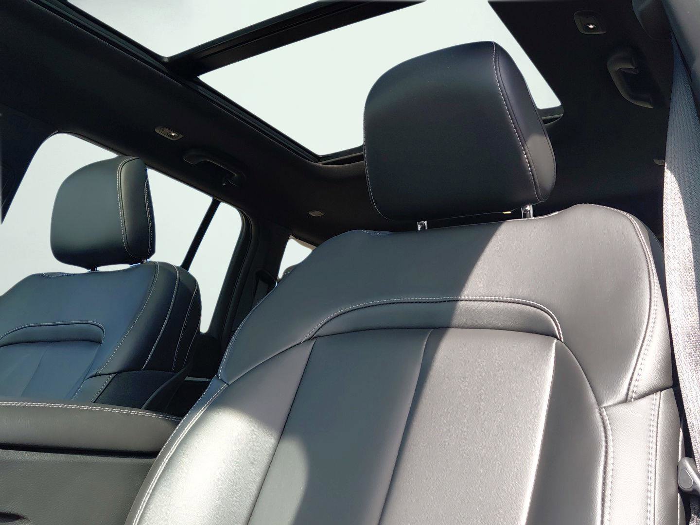 New 2026 Jeep Grand Cherokee Limited w/ Limited Altitude Package image 9