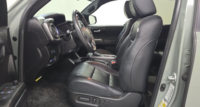 Used 2023 Toyota Tacoma TRD Off-Road w/ TRD Premium Off Road Package AWD/4WD image 2