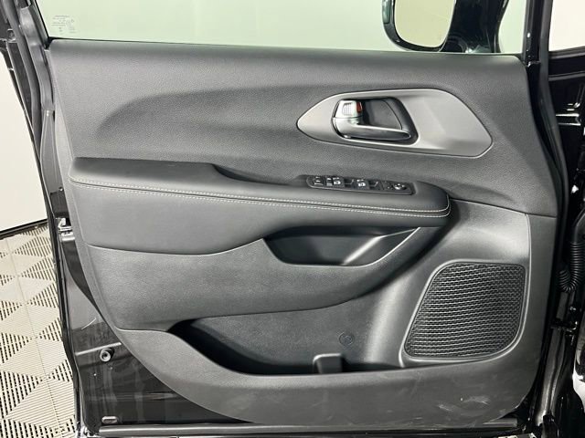 New 2026 Chrysler Voyager LX image 19