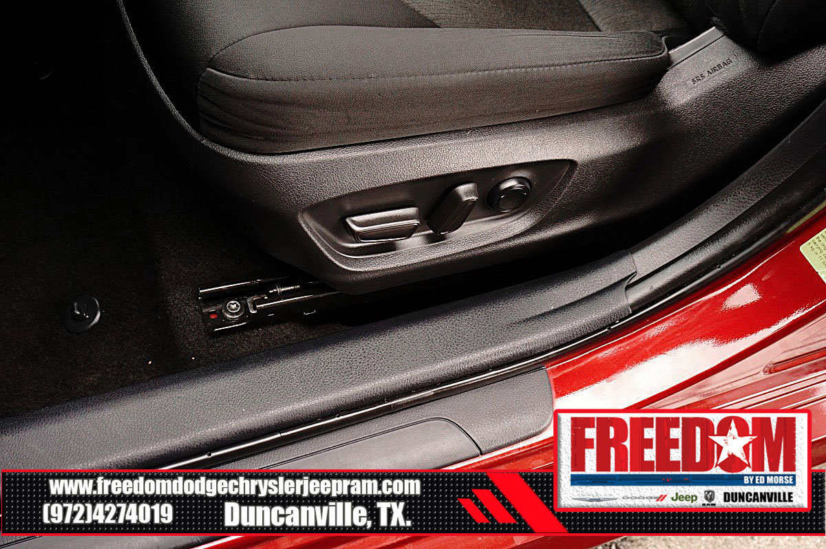 Used 2022 Toyota Camry LE image 34