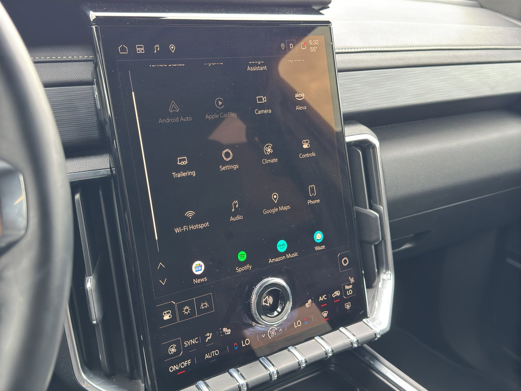 Used 2025 GMC Acadia Elevation image 23