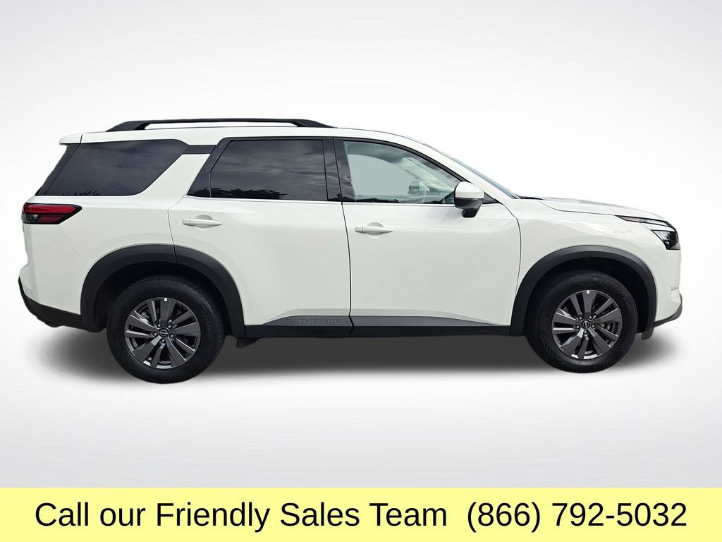 Used 2025 Nissan Pathfinder SV AWD/4WD image 7