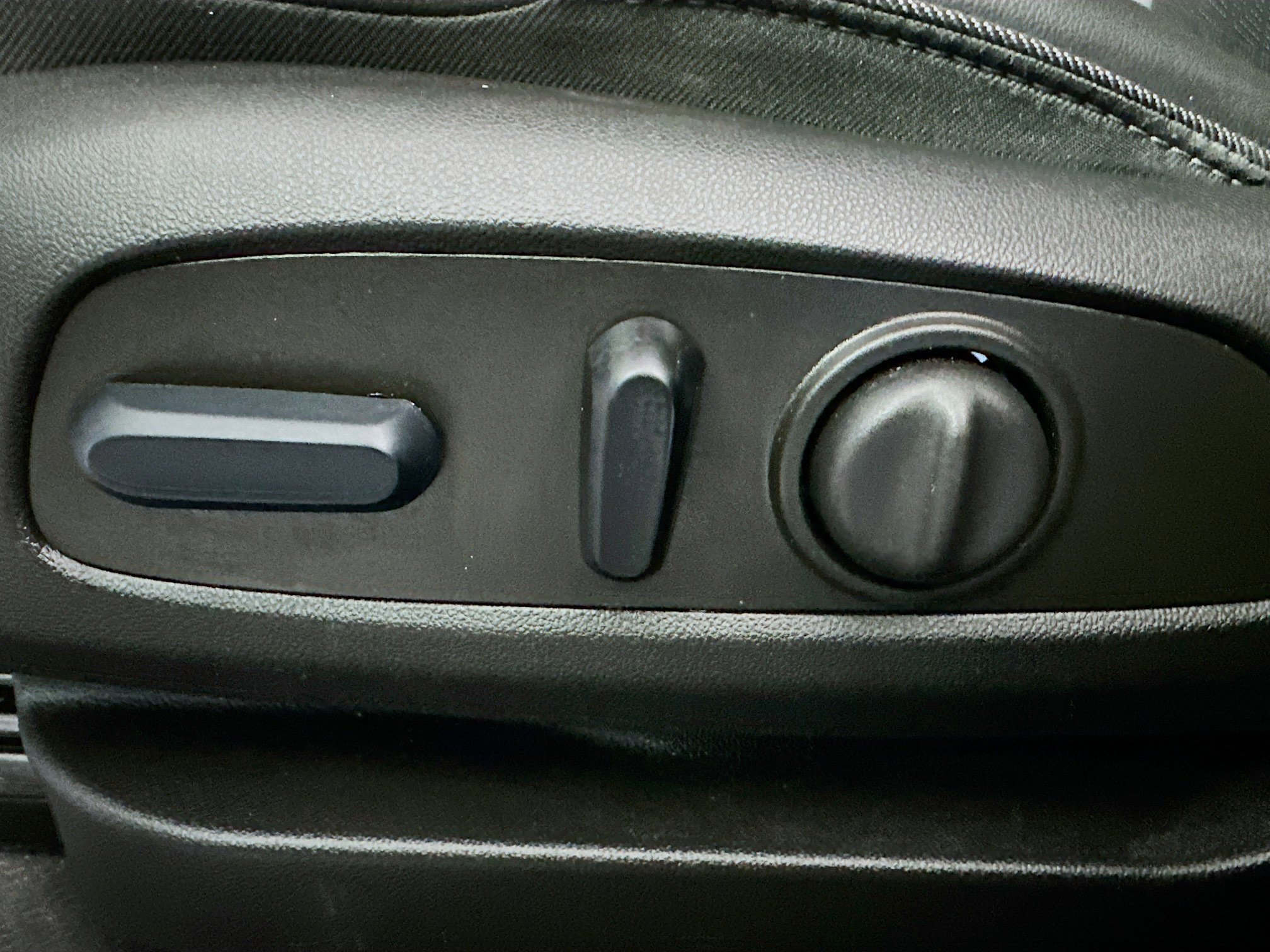 Used 2023 Chevrolet Bolt EUV LT w/ Convenience Package image 13