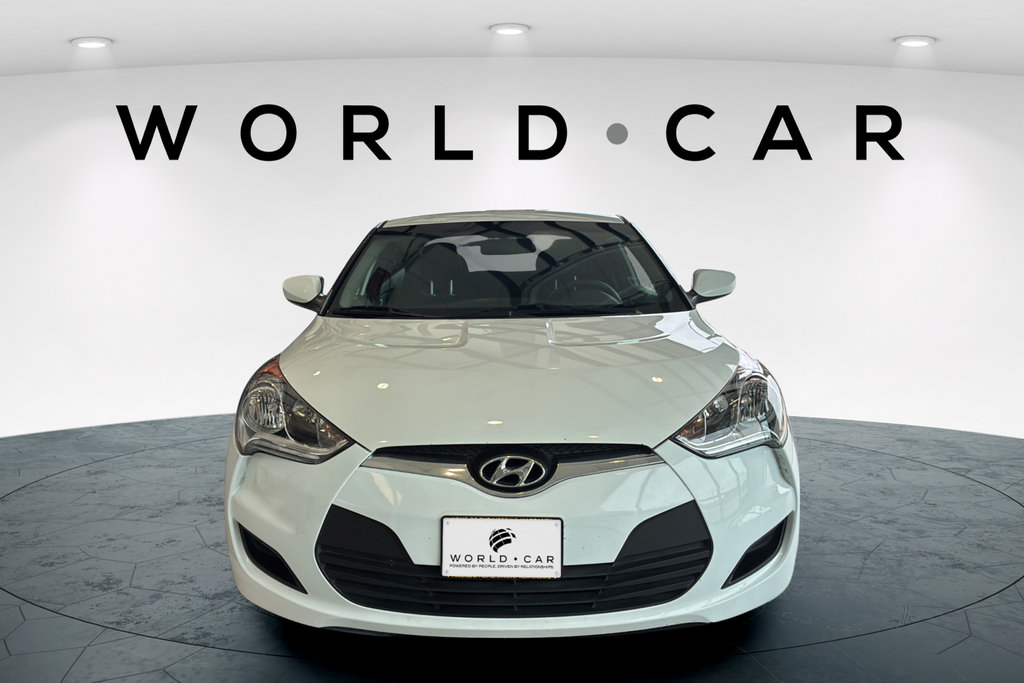 Used 2016 Hyundai Veloster FWD image 9