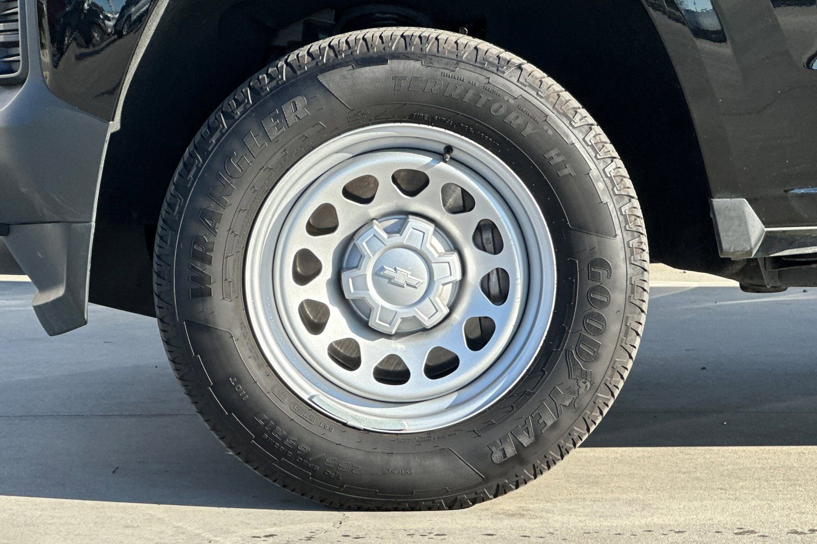 Used 2024 Chevrolet Colorado W/T image 25