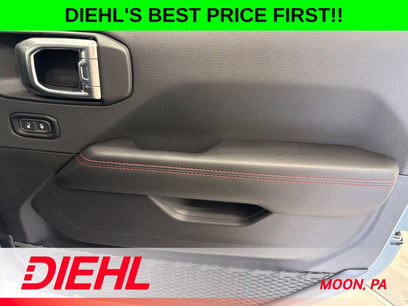 New 2026 Jeep Gladiator Rubicon w/ Steel Power Dome Hood Package AWD/4WD image 15