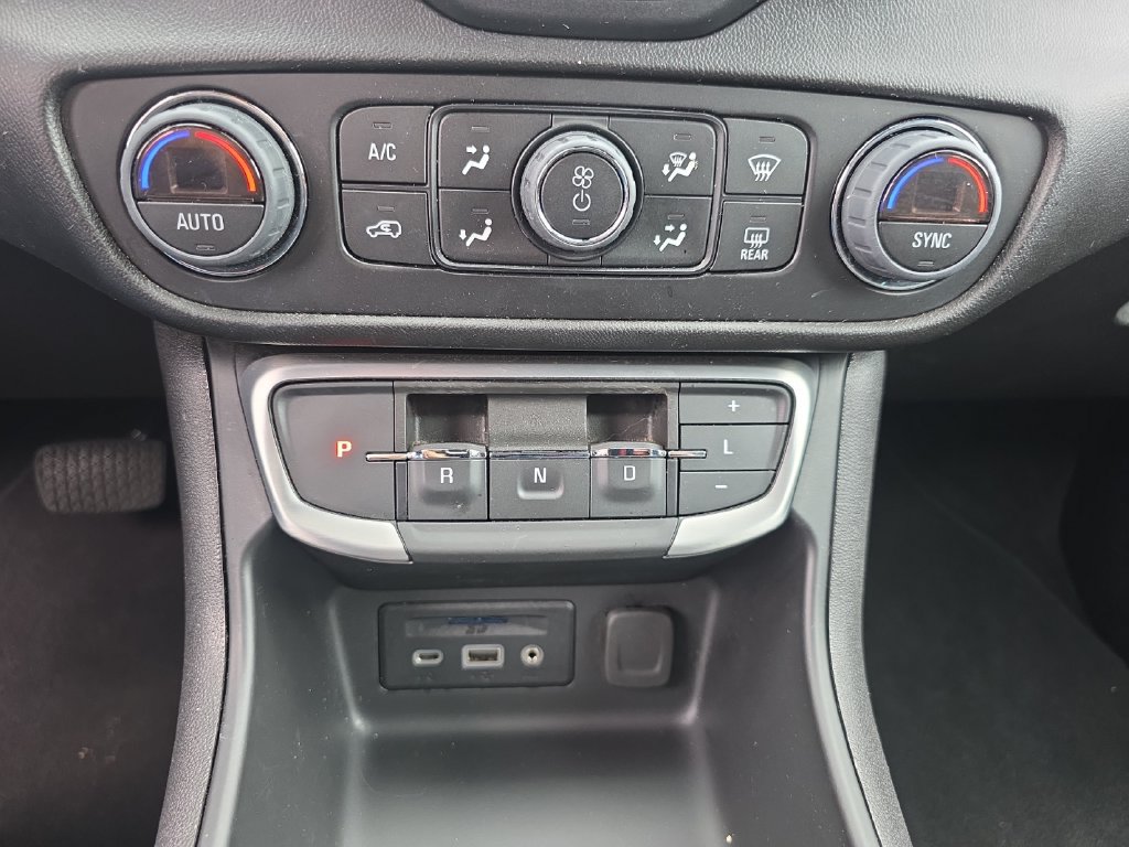Used 2024 GMC Terrain SLT AWD/4WD image 20