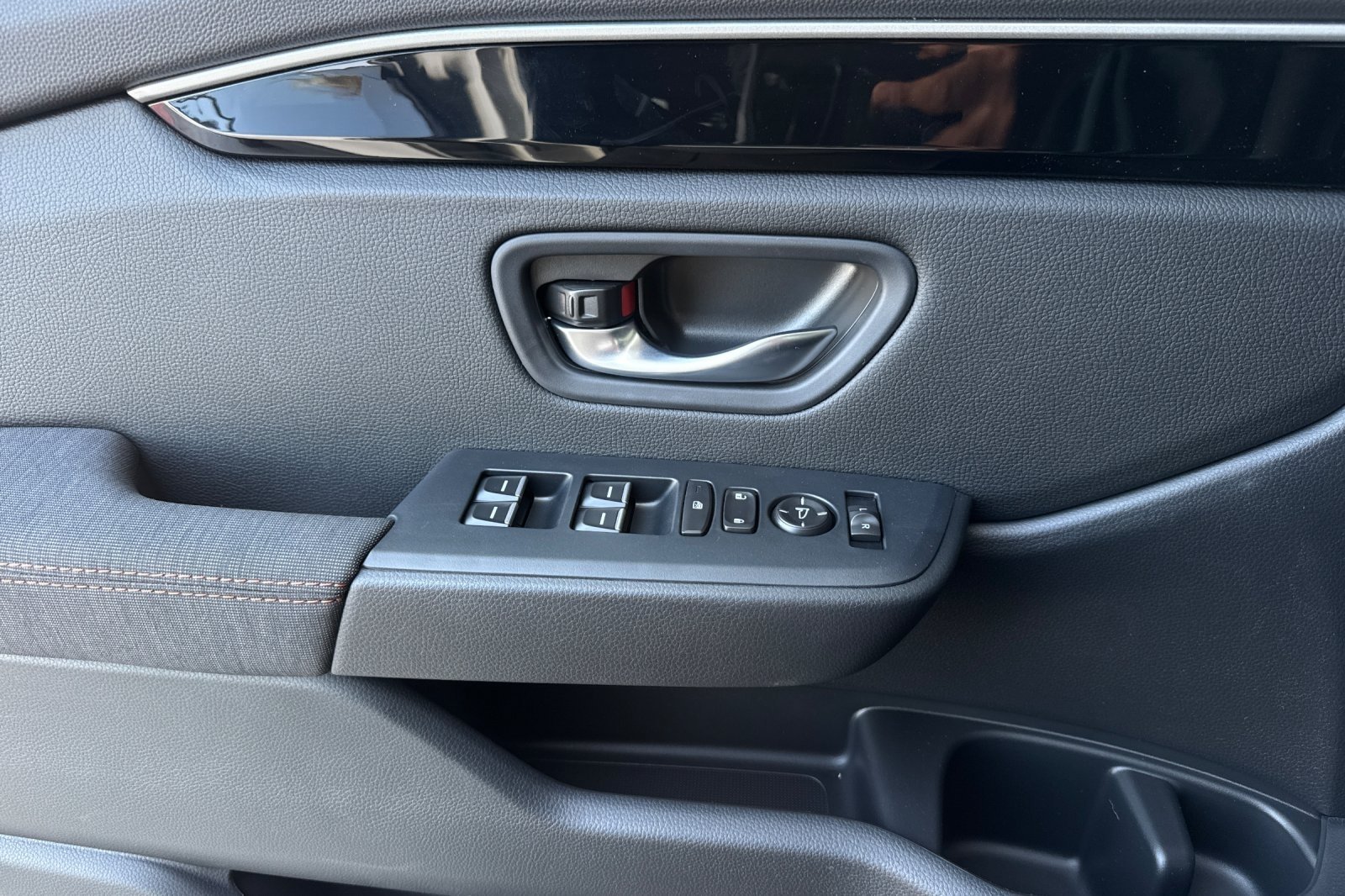 New 2026 Honda Pilot Sport image 10