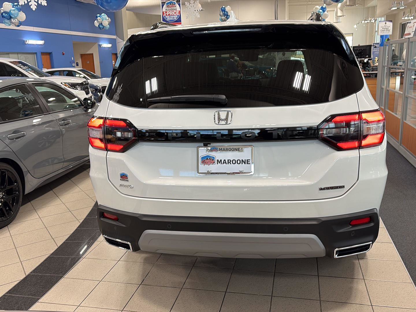 New 2025 Honda Pilot Touring image 6