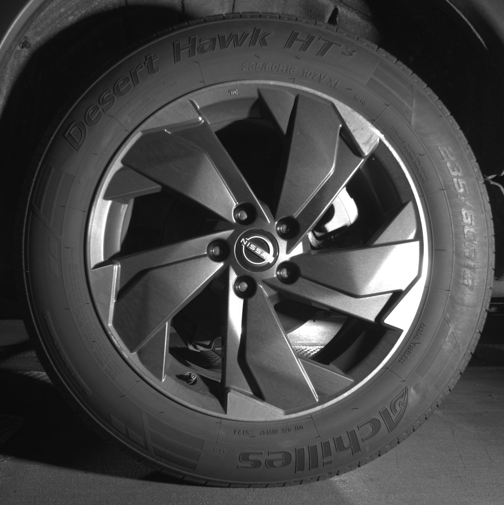 Used 2025 Nissan Rogue SV image 14