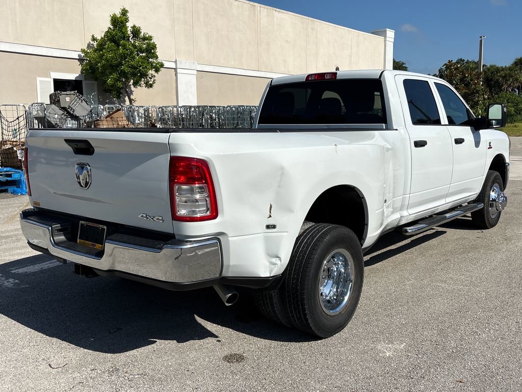 Used 2024 RAM 3500 Tradesman w/ Chrome Appearance Group AWD/4WD image 3