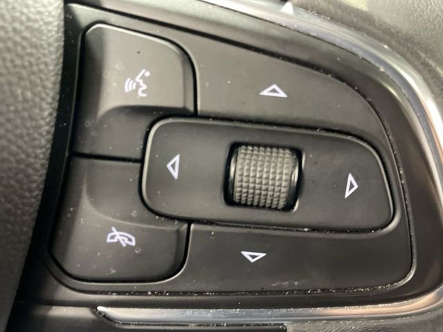 Used 2022 Buick Encore GX Essence w/ Experience Buick Package image 32