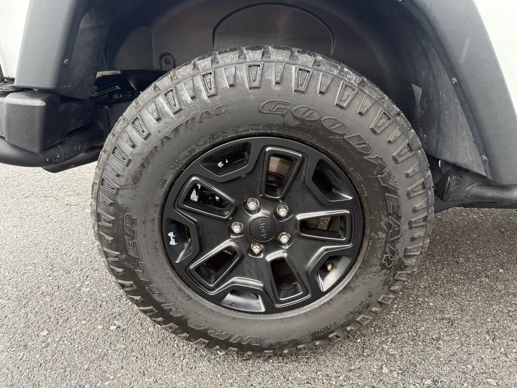 Used 2013 Jeep Wrangler Sahara image 9