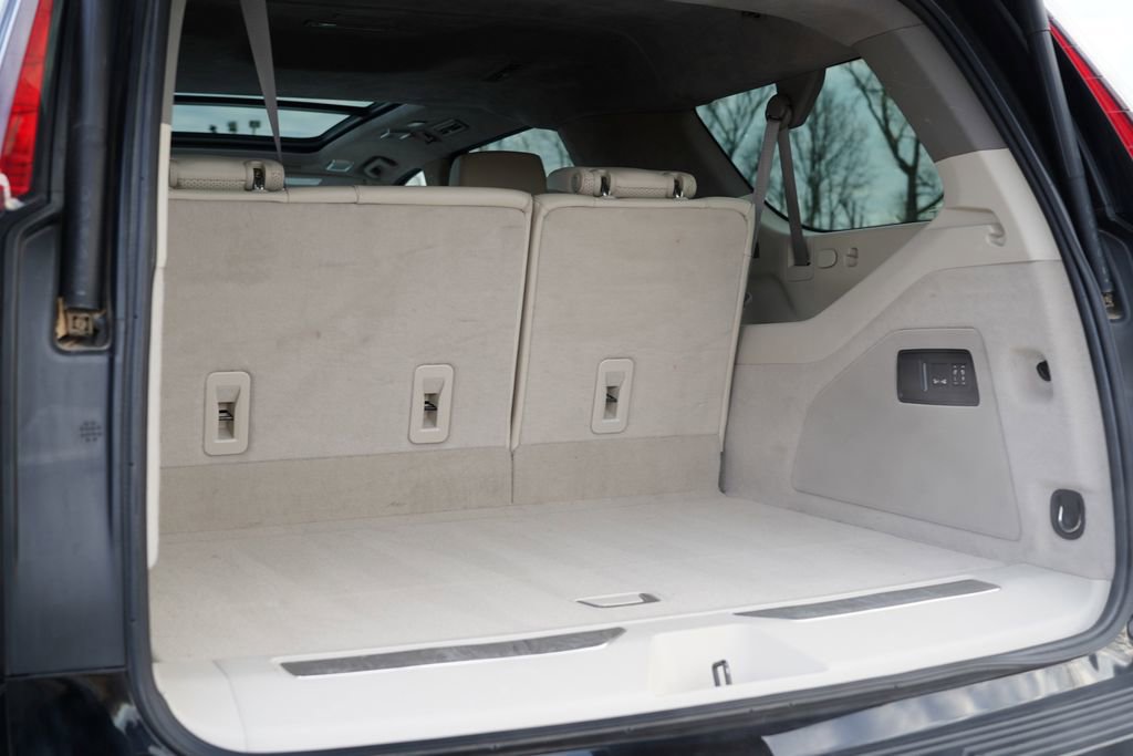 Used 2024 Cadillac Escalade ESV Sport Platinum w/ LPO, ONYX Package image 29