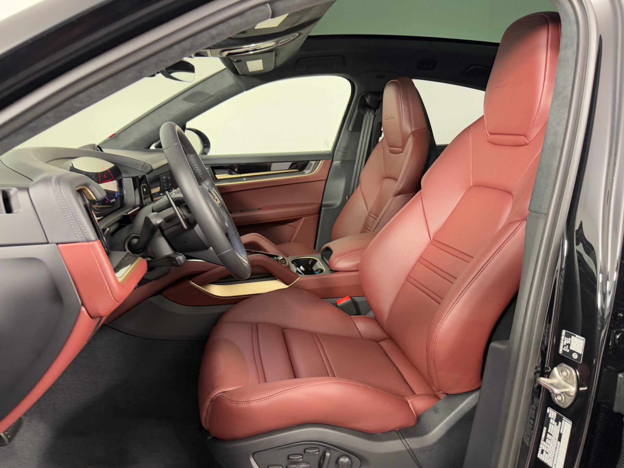 New 2026 Porsche Cayenne Turbo image 5