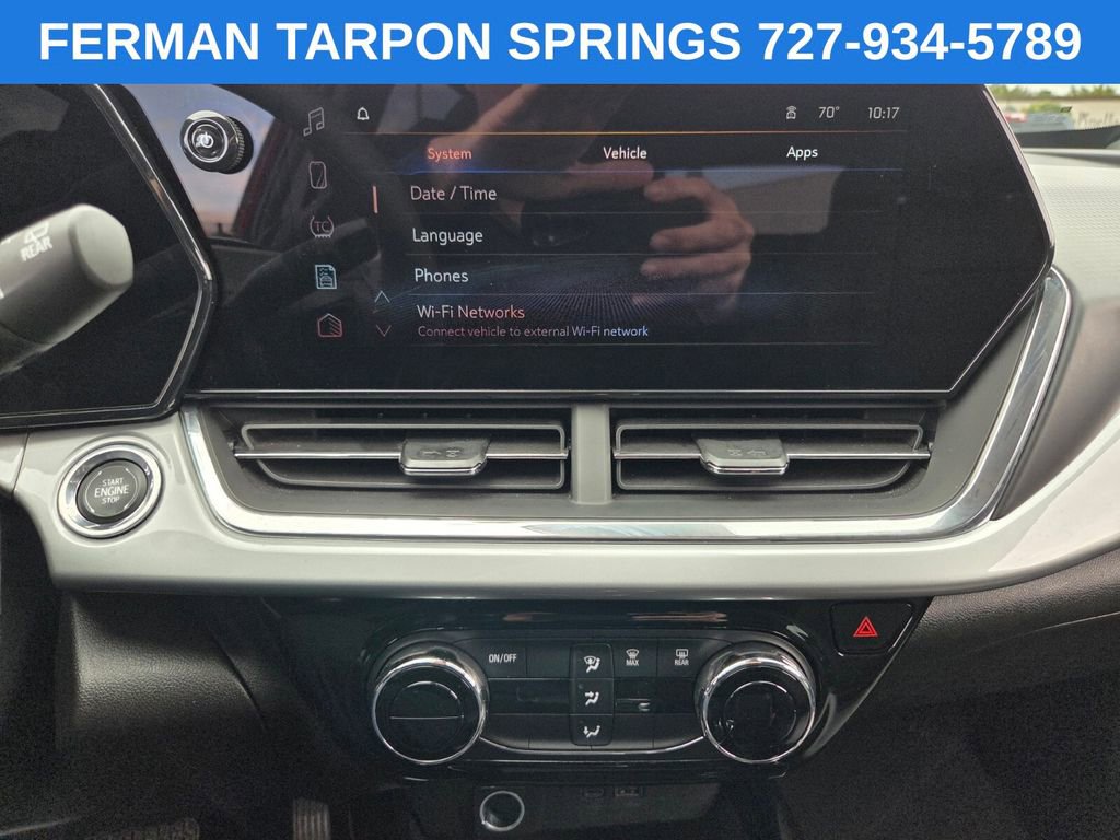 Certified 2025 Chevrolet Trax LT image 26