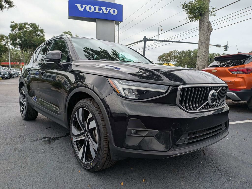 Certified 2023 Volvo XC40 B5 Plus w/ Protection Package Premier AWD/4WD image 8