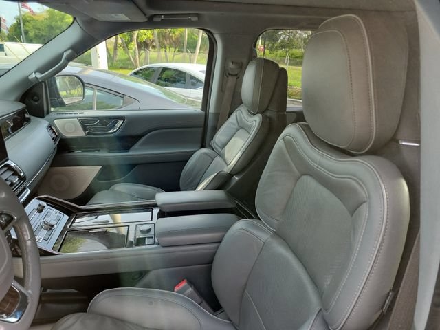 Used 2018 Lincoln Navigator L Reserve AWD/4WD image 11