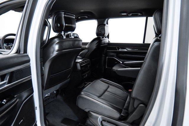 Used 2024 Jeep Wagoneer Series II image 39