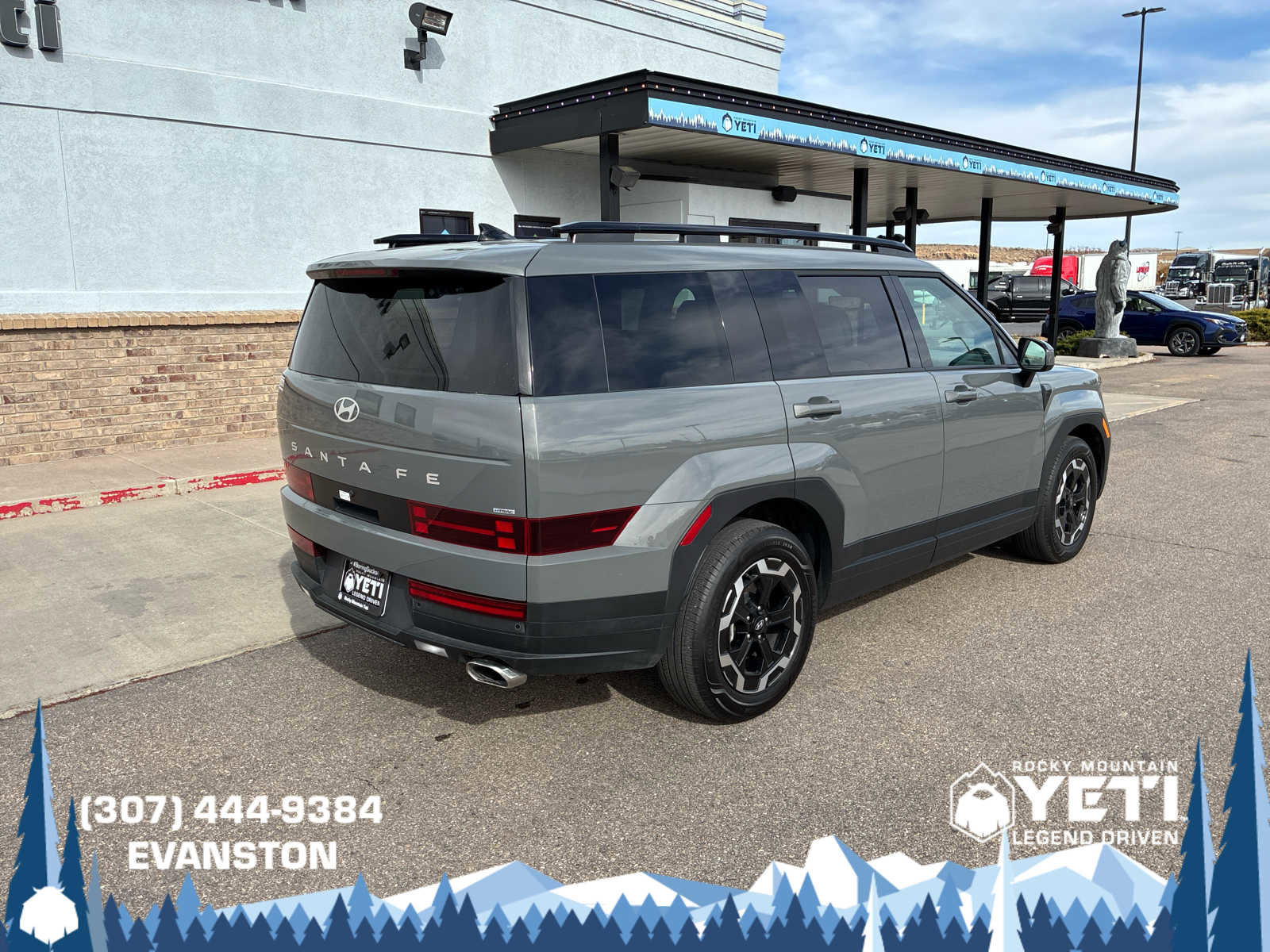 Used 2025 Hyundai Santa Fe SEL image 3