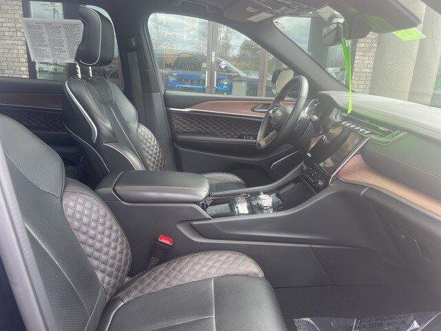 Used 2023 Jeep Grand Cherokee L Summit image 16