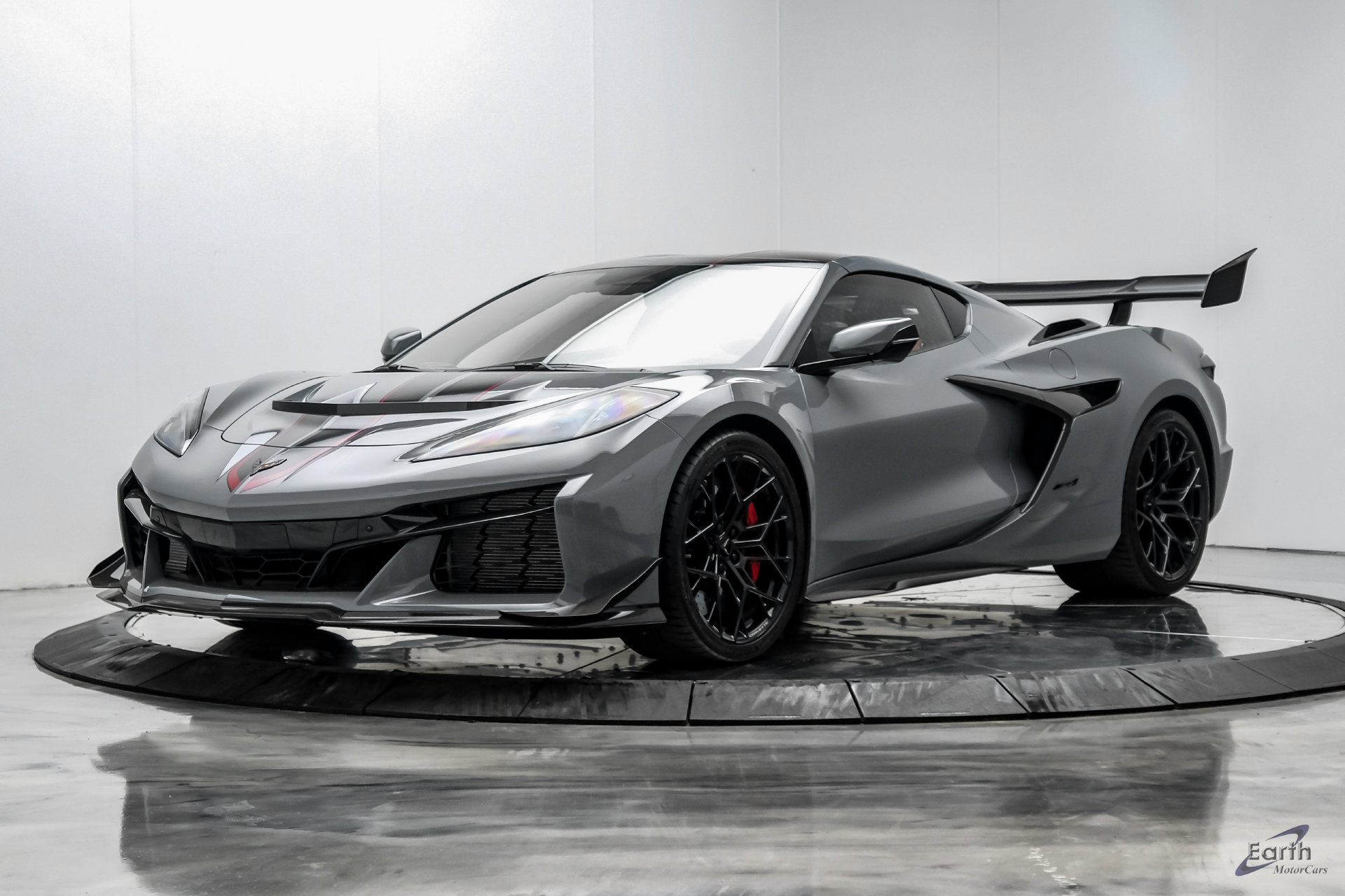 Used 2025 Chevrolet Corvette ZR1 w/ ZR1 Carbon Fiber Aero Package RWD image 6
