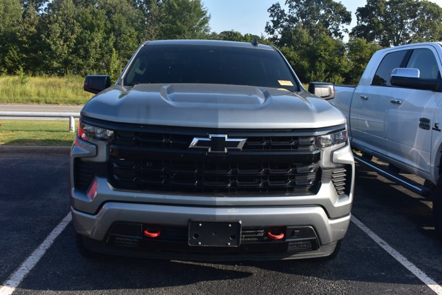 Used 2023 Chevrolet Silverado 1500 RST w/ Redline Edition AWD/4WD image 2