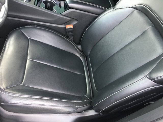 Used 2023 Jeep Grand Cherokee Limited w/ Black Appearance Package AWD/4WD image 17
