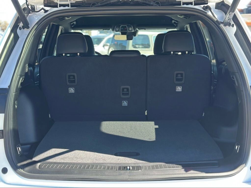 New 2026 Jeep Grand Cherokee Altitude image 11