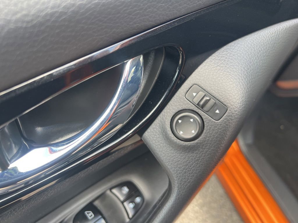 Used 2017 Nissan Rogue Sport SV w/ SV All-Weather Package AWD/4WD image 52