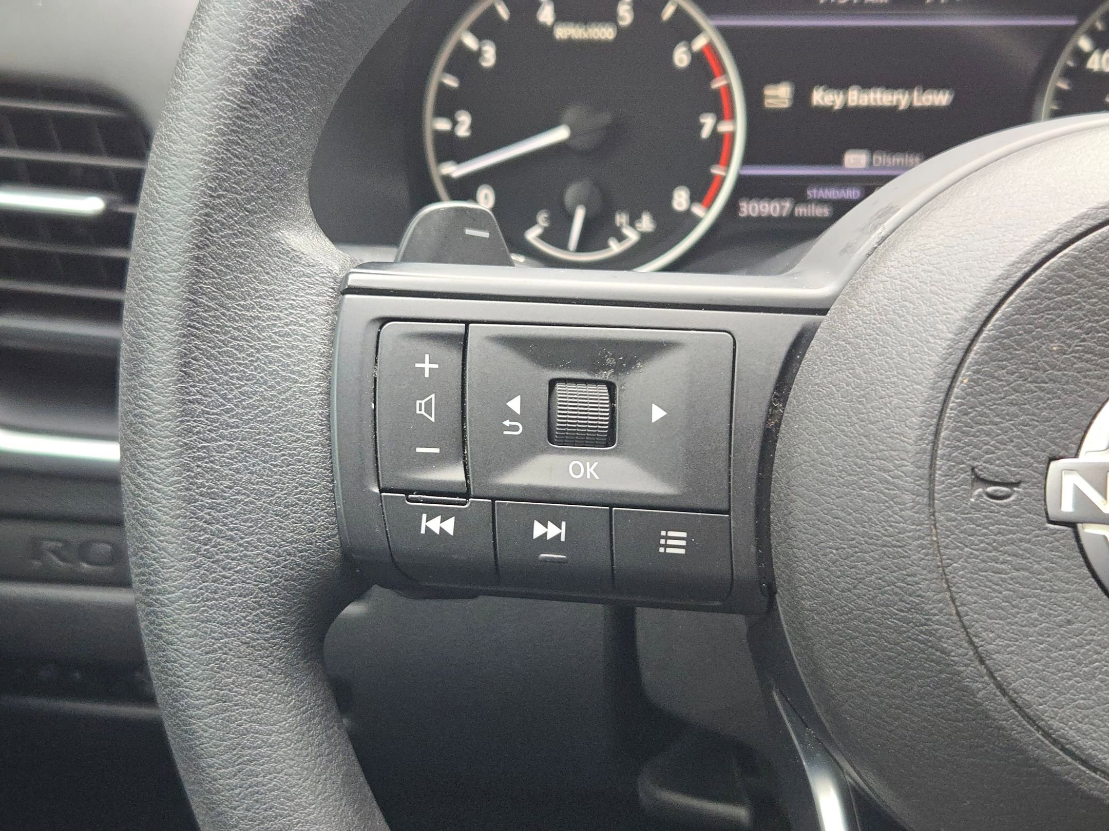 Used 2023 Nissan Rogue S FWD image 20