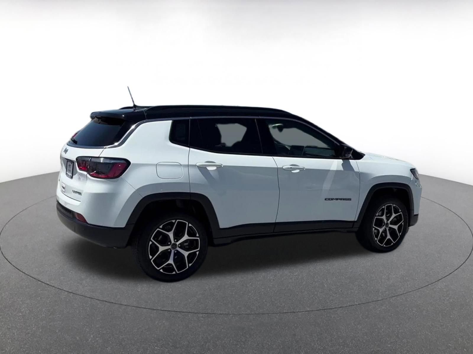 Used 2025 Jeep Compass Limited AWD/4WD image 14