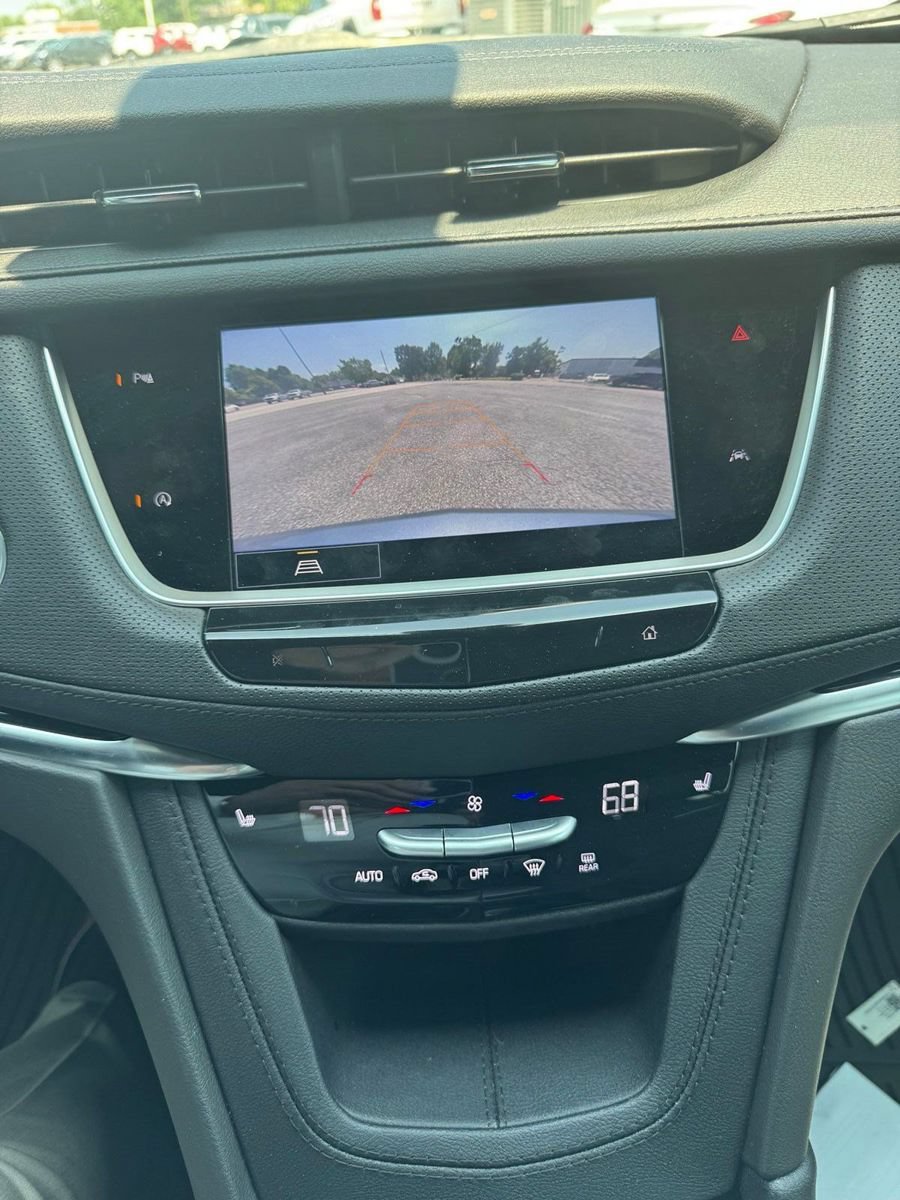 Certified 2024 Cadillac XT6 Luxury FWD image 17