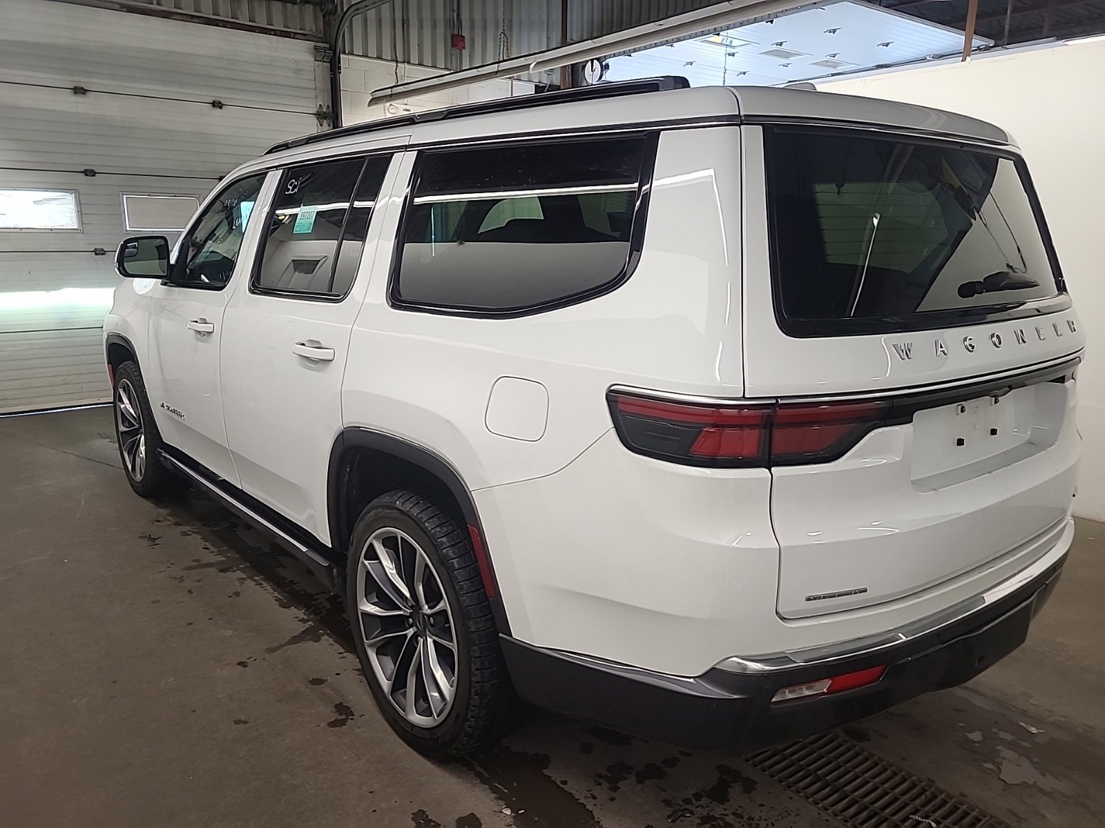 Used 2022 Jeep Wagoneer Series III w/ Premium Group I image 7