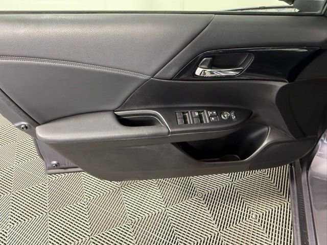 Used 2015 Honda Accord Sport image 14