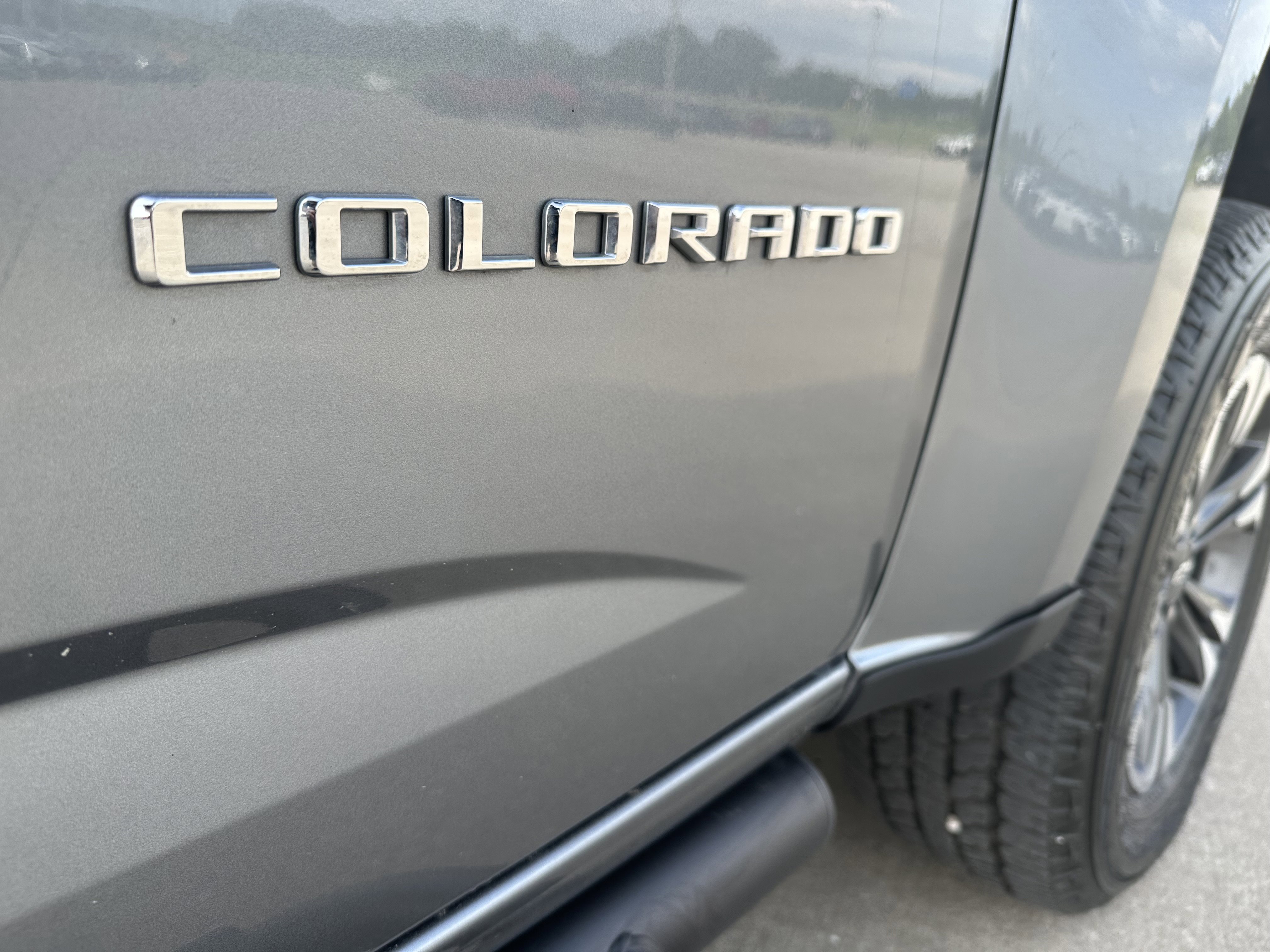 Used 2021 Chevrolet Colorado Z71 w/ Safety Package AWD/4WD image 13