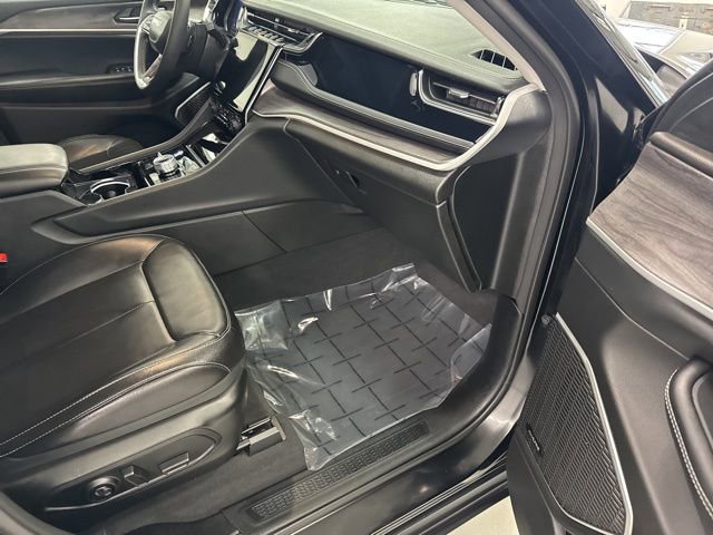 Used 2023 Jeep Grand Cherokee 4WD 4xe w/ Luxury Tech Group II image 23