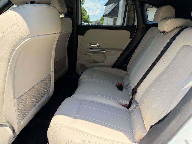 Used 2022 Mercedes-Benz GLA 250 4MATIC w/ Premium Package Lite image 15
