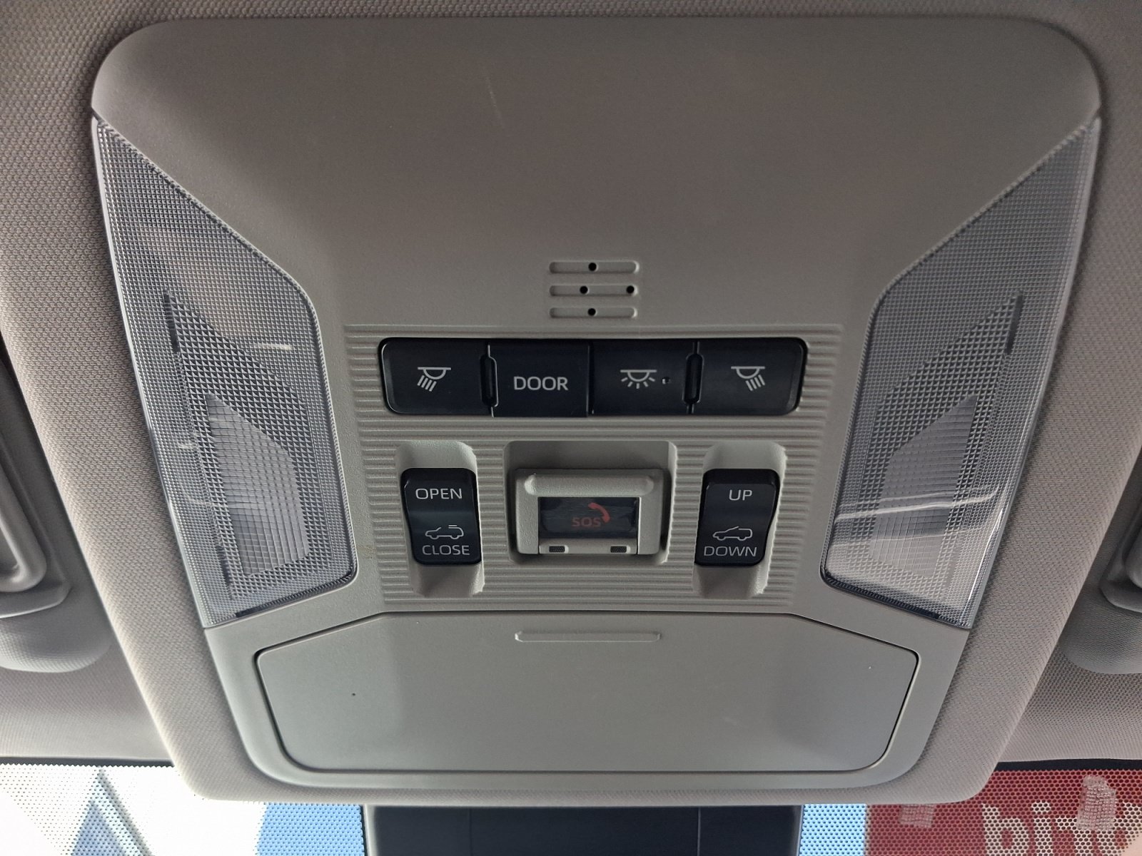 Used 2021 Toyota RAV4 XLE Premium AWD/4WD image 29