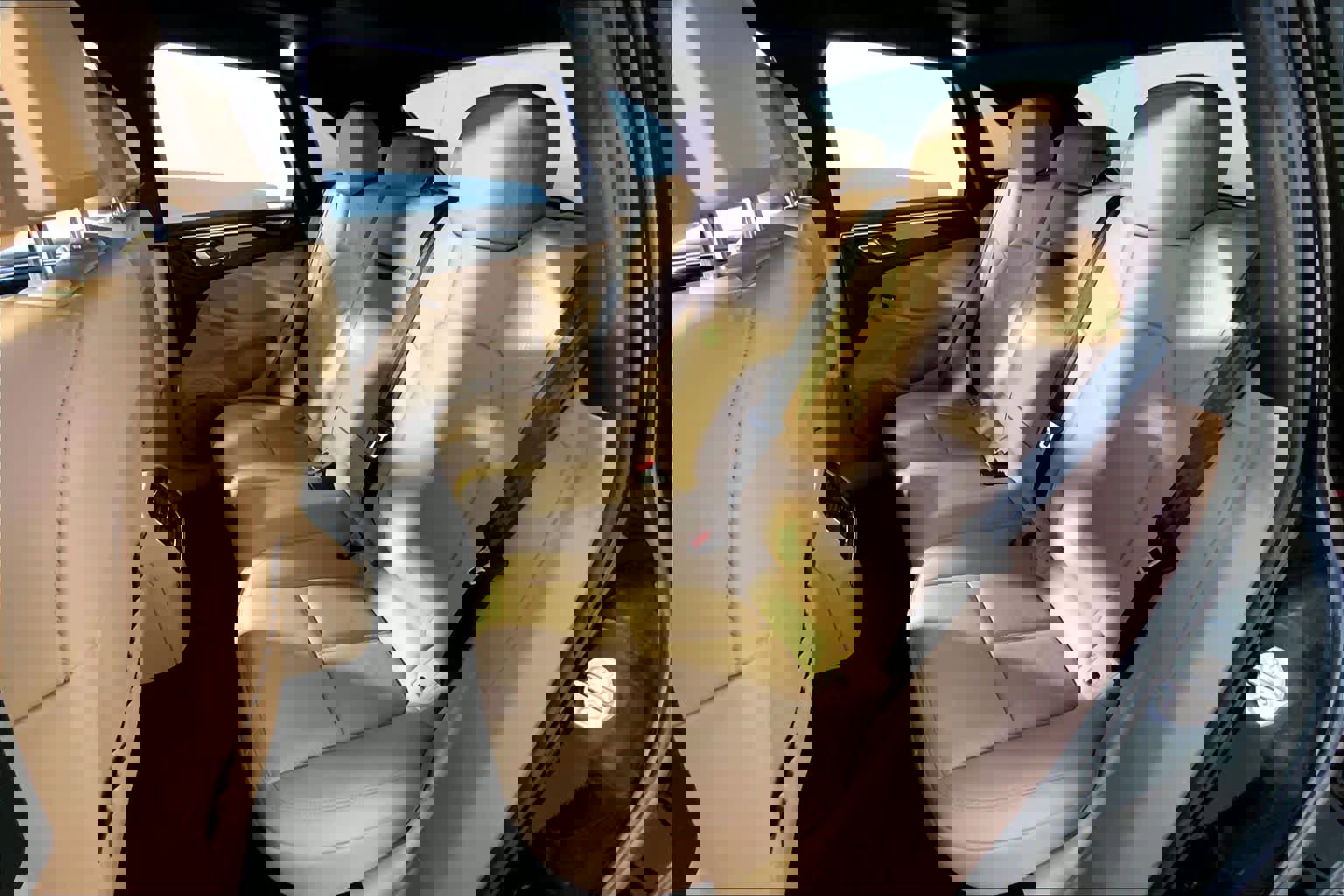 Used 2025 Porsche Macan image 24