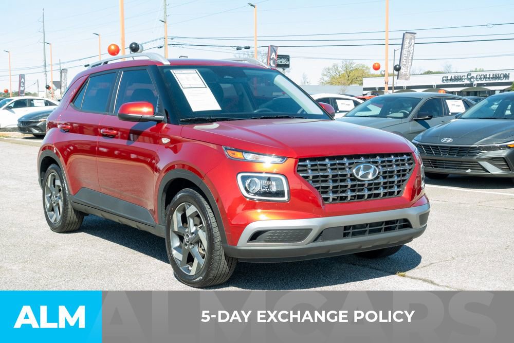 Used 2024 Hyundai Venue Limited FWD image 3