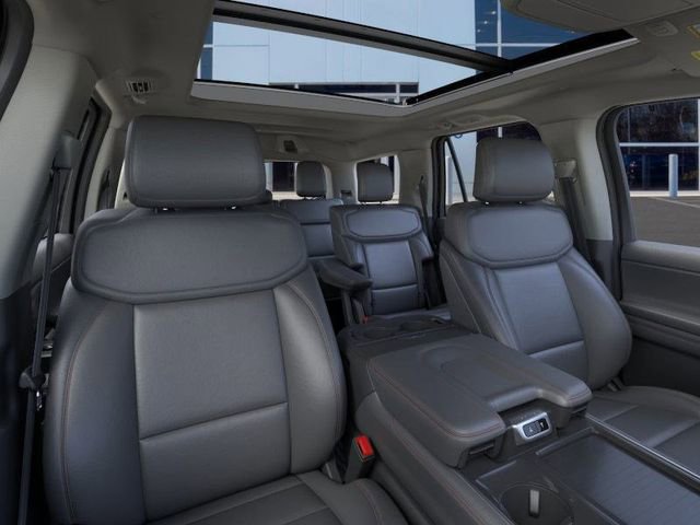 New 2025 Ford Expedition Active image 10